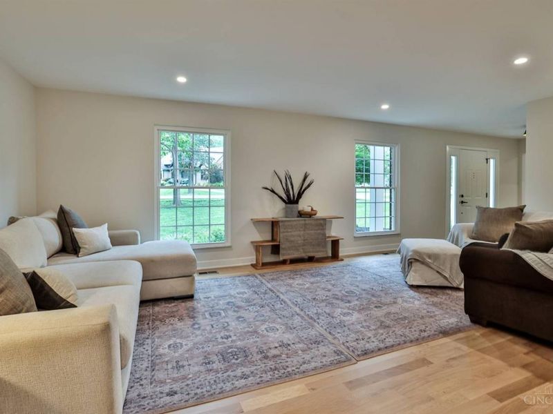 8765 Weller Road, Montgomery, OH 45249 Photo 5