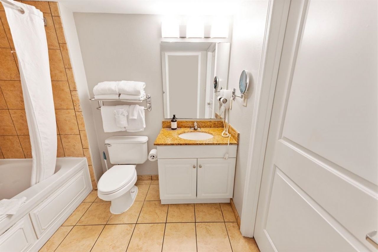 5300 N Ocean Blvd. Photo 19