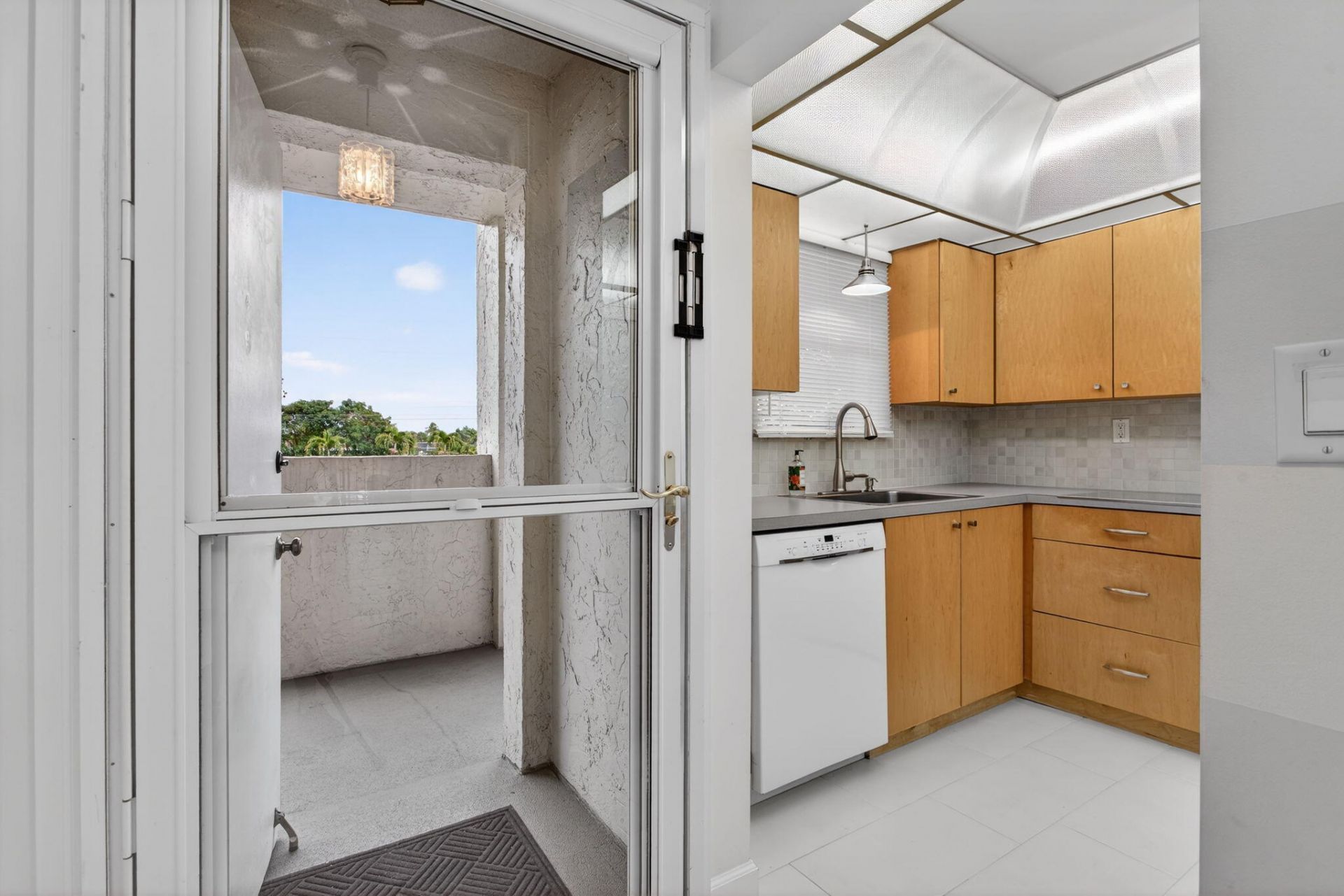 6080 NW 44th Street, Unit 214, Lauderhill, FL 33319 Photo
