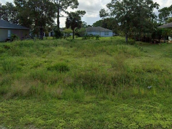 8355 102nd Ct, Vero Beach, FL 32967