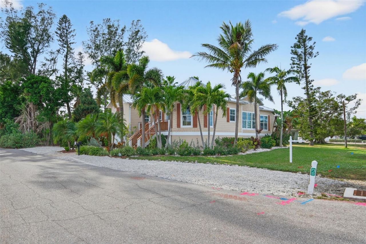 412 73rd Street, Holmes Beach, FL 34217 Photo