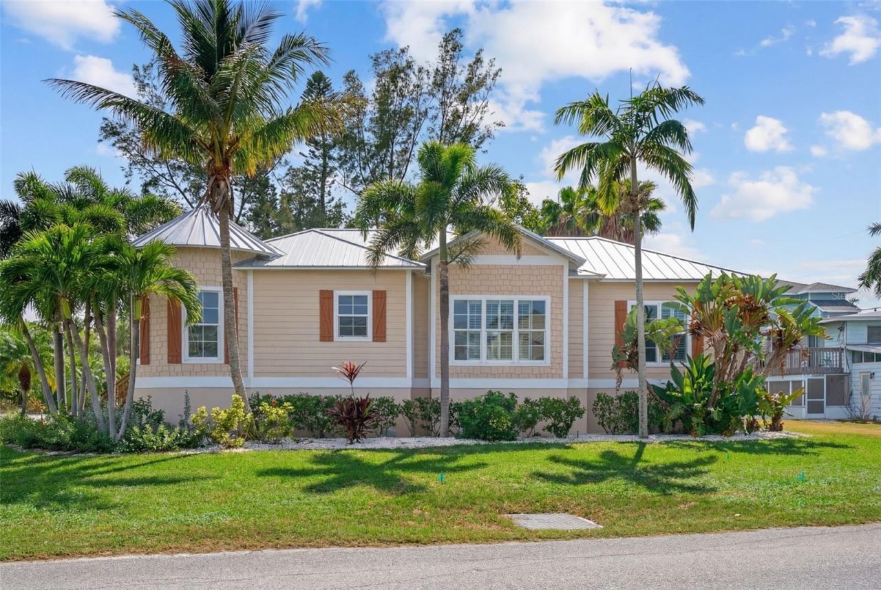 412 73rd Street, Holmes Beach, FL 34217 Photo