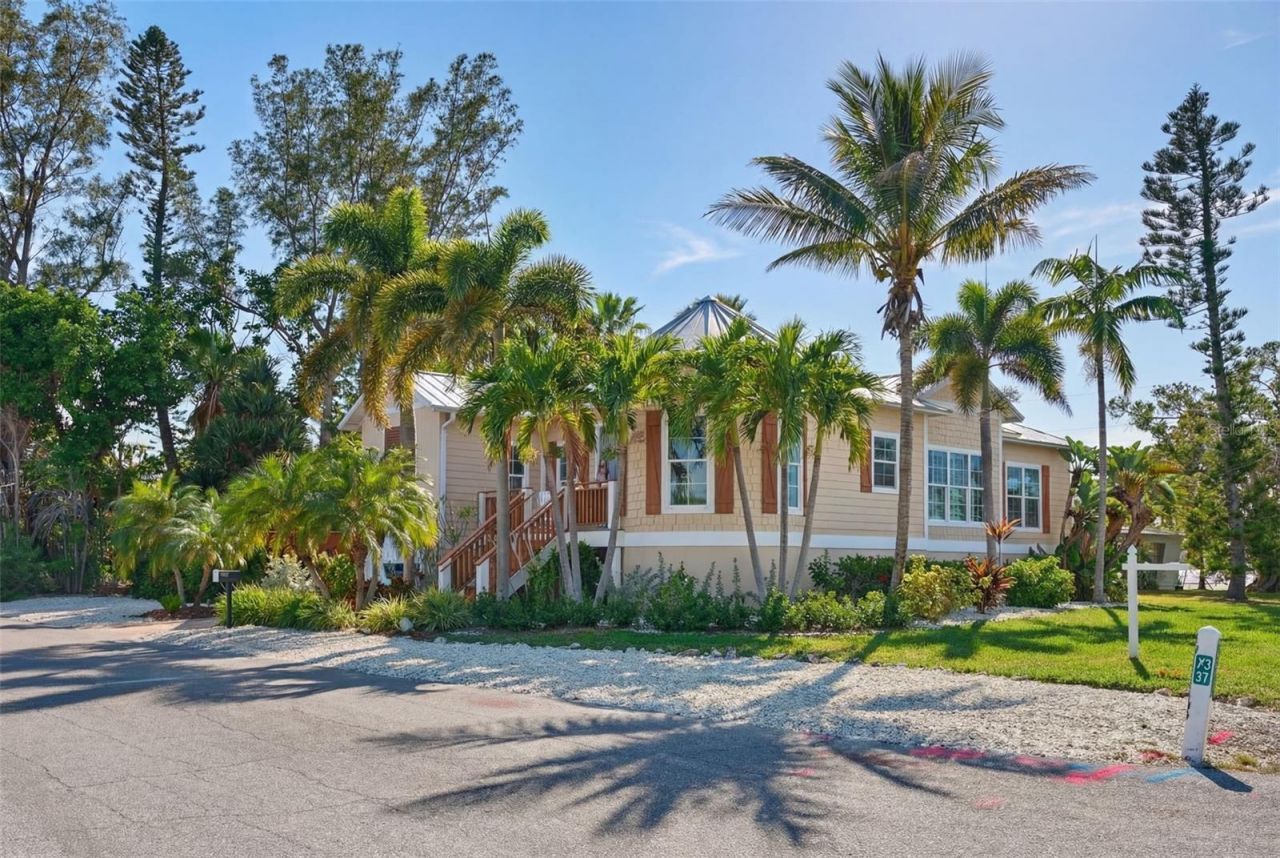 412 73rd Street, Holmes Beach, FL 34217 Photo