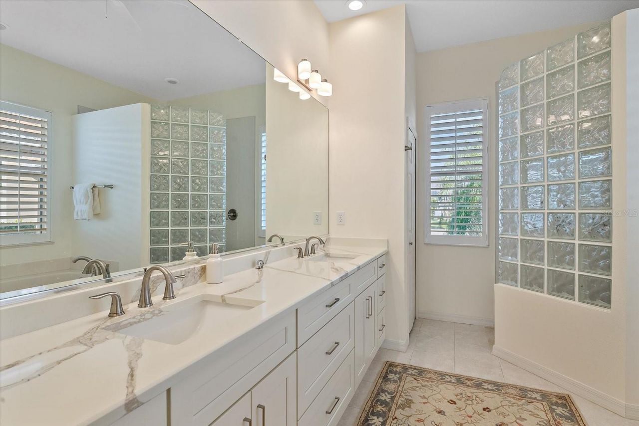 6112 Saddlehorn Avenue, Sarasota, FL 34243 Photo