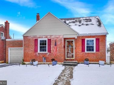 2006 ORANGE STREET, YORK, PA 17404