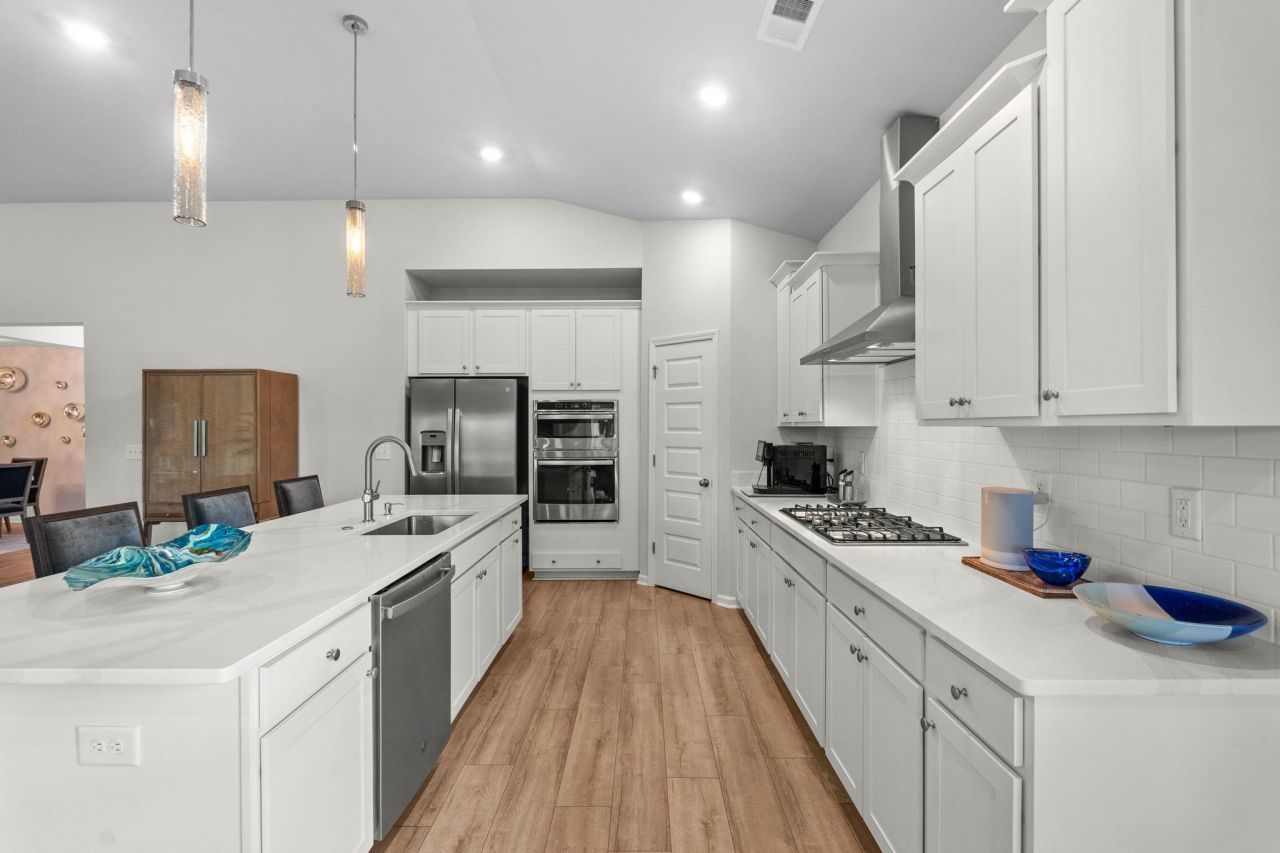 5666 Canary Island Ct. Photo 13