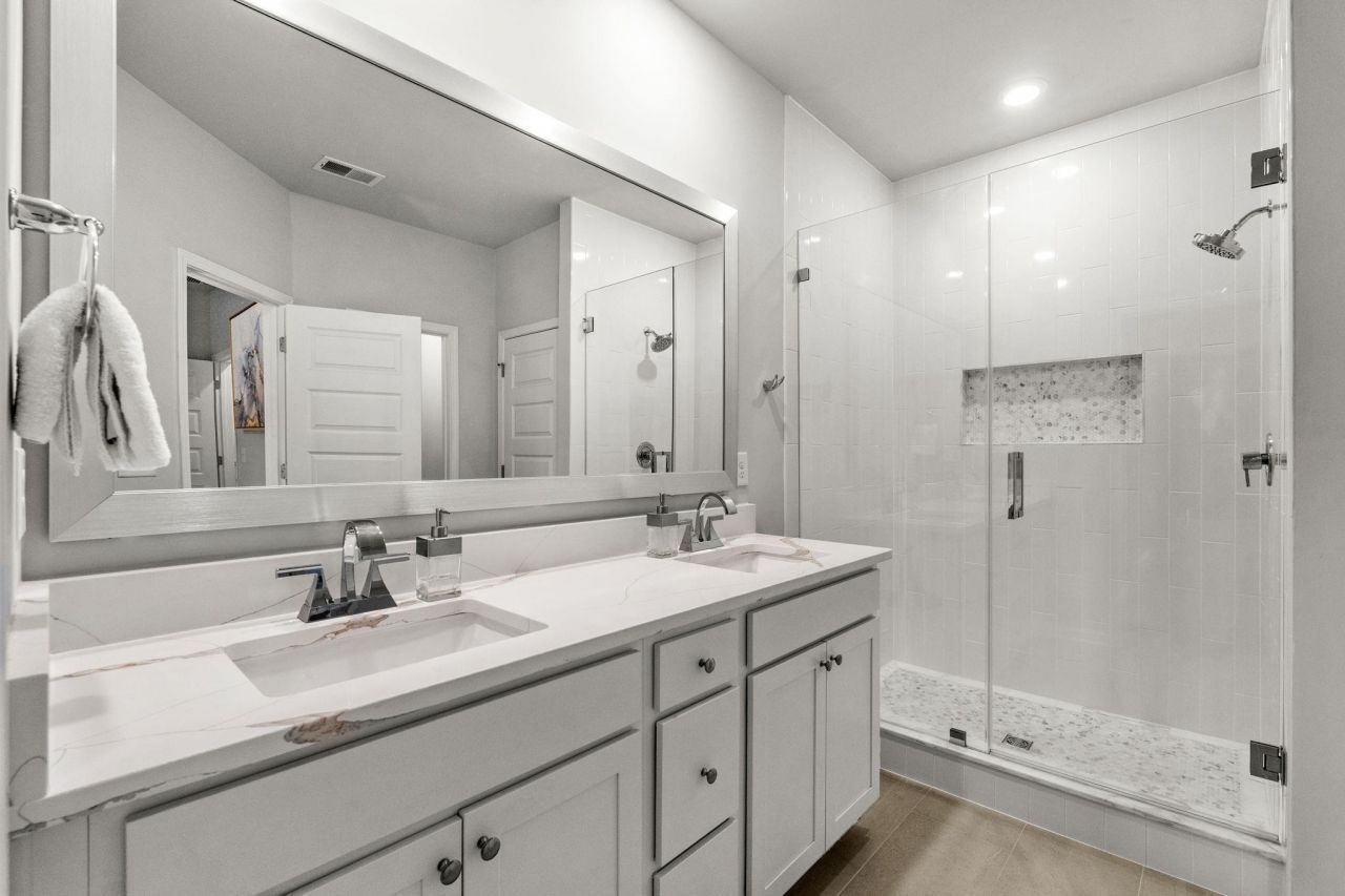 5666 Canary Island Ct. Photo 19