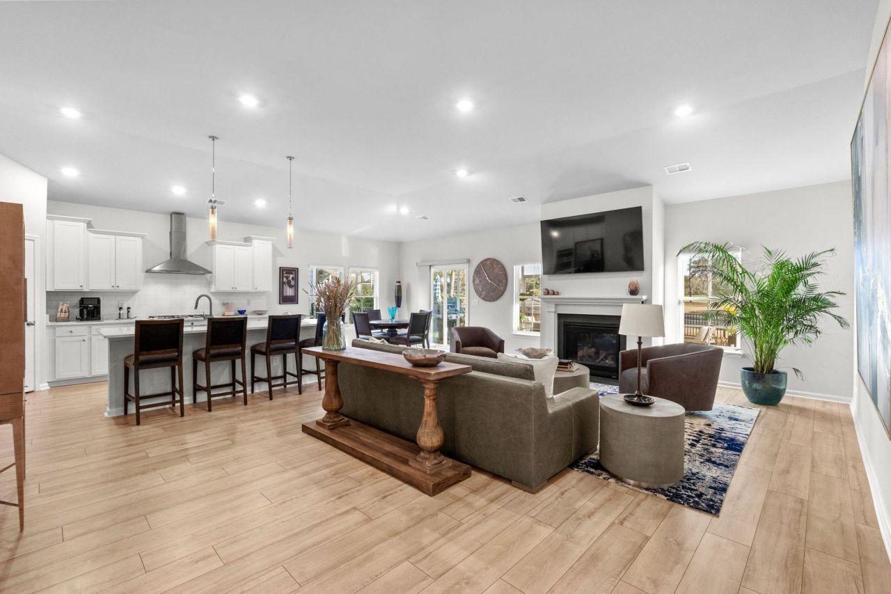 5666 Canary Island Ct. Photo 6