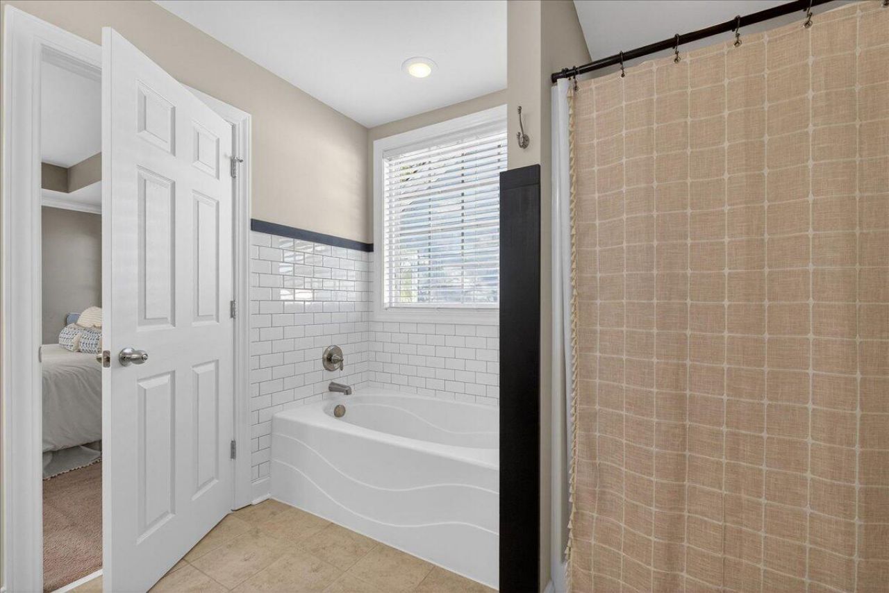 8519 Majestic Street Photo 24