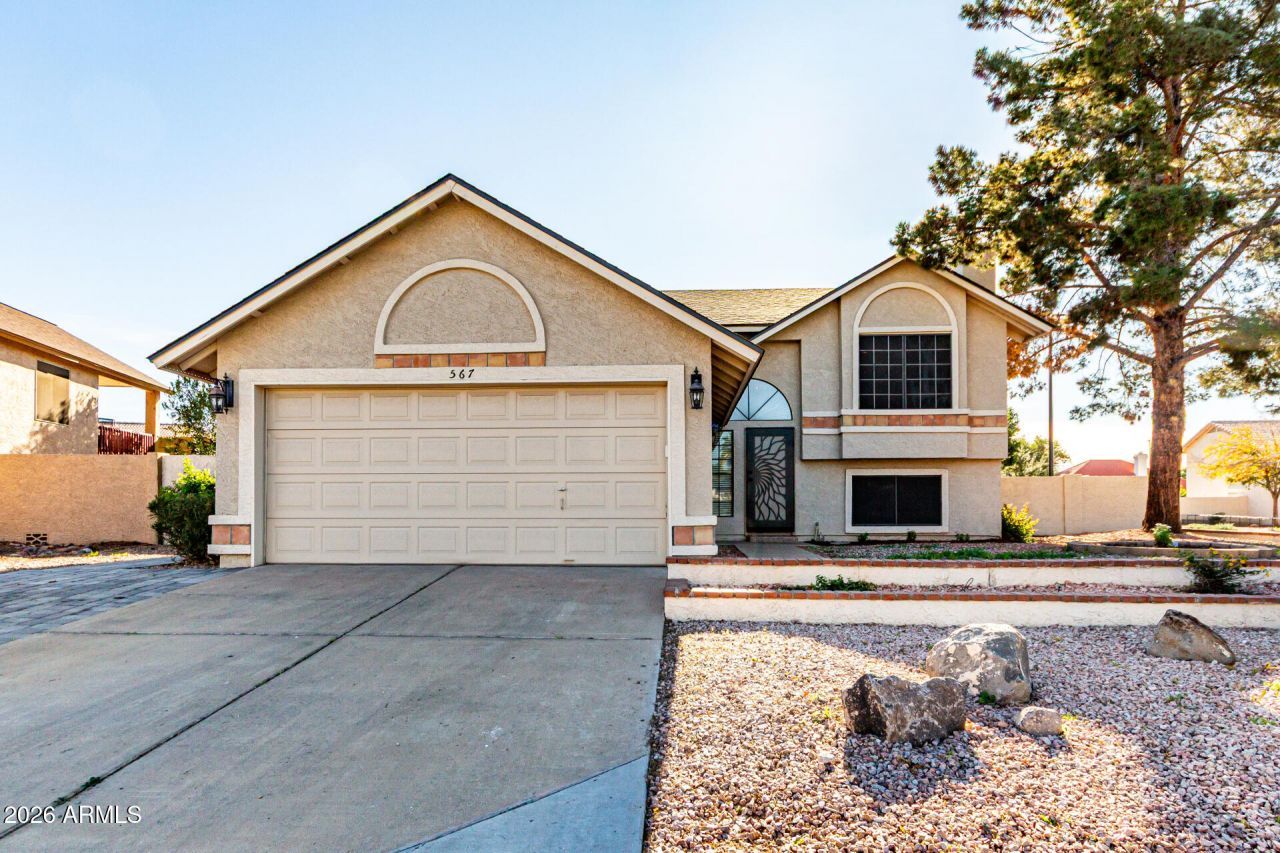 567 W Spur Avenue, Gilbert, AZ 85233 Main Photo