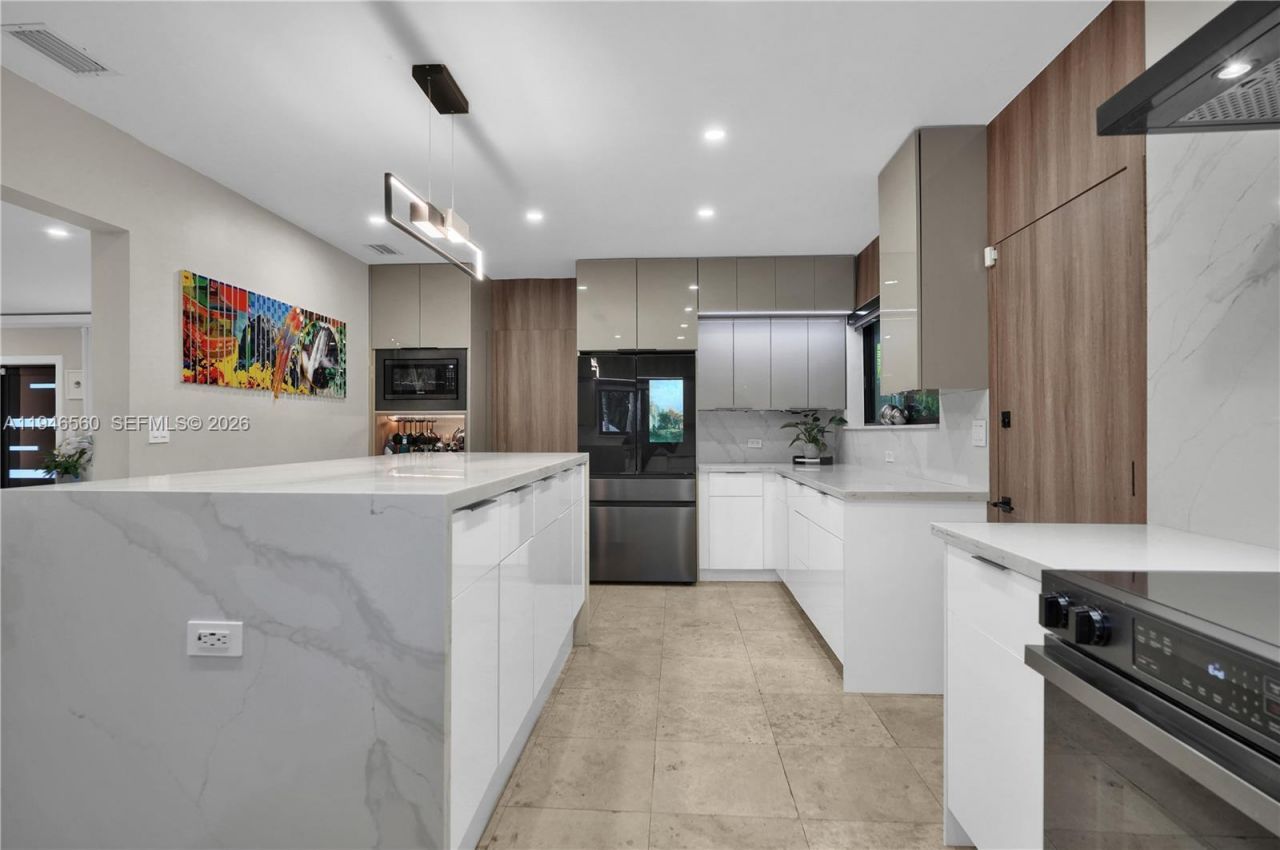 11905 NE 6th Ave, Biscayne Park, FL 33161 Photo