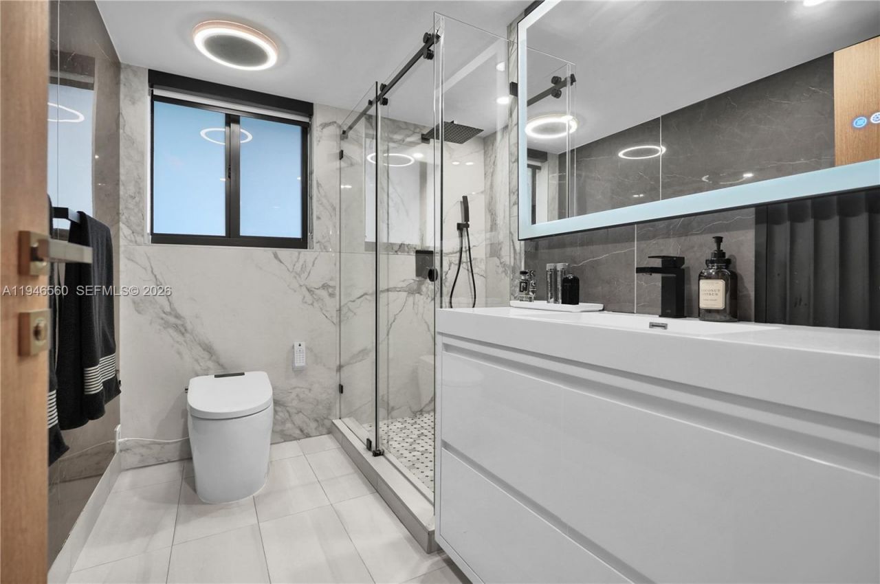 11905 NE 6th Ave, Biscayne Park, FL 33161 Photo