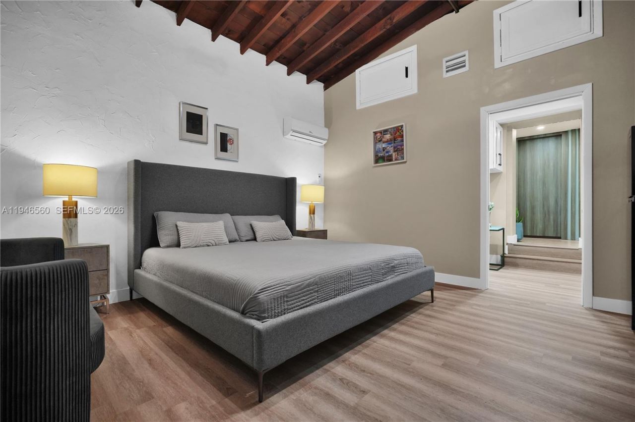 11905 NE 6th Ave, Biscayne Park, FL 33161 Photo