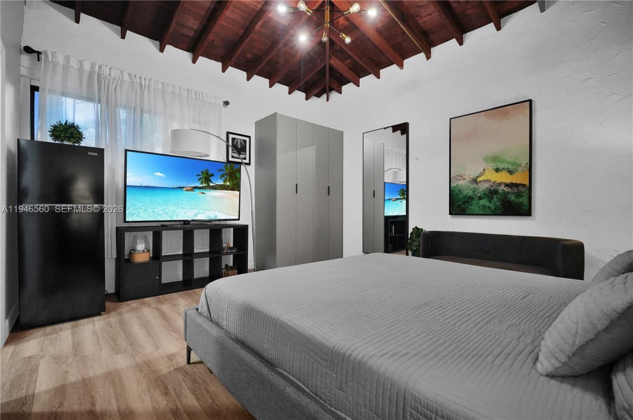 11905 NE 6th Ave, Biscayne Park, FL 33161 Photo