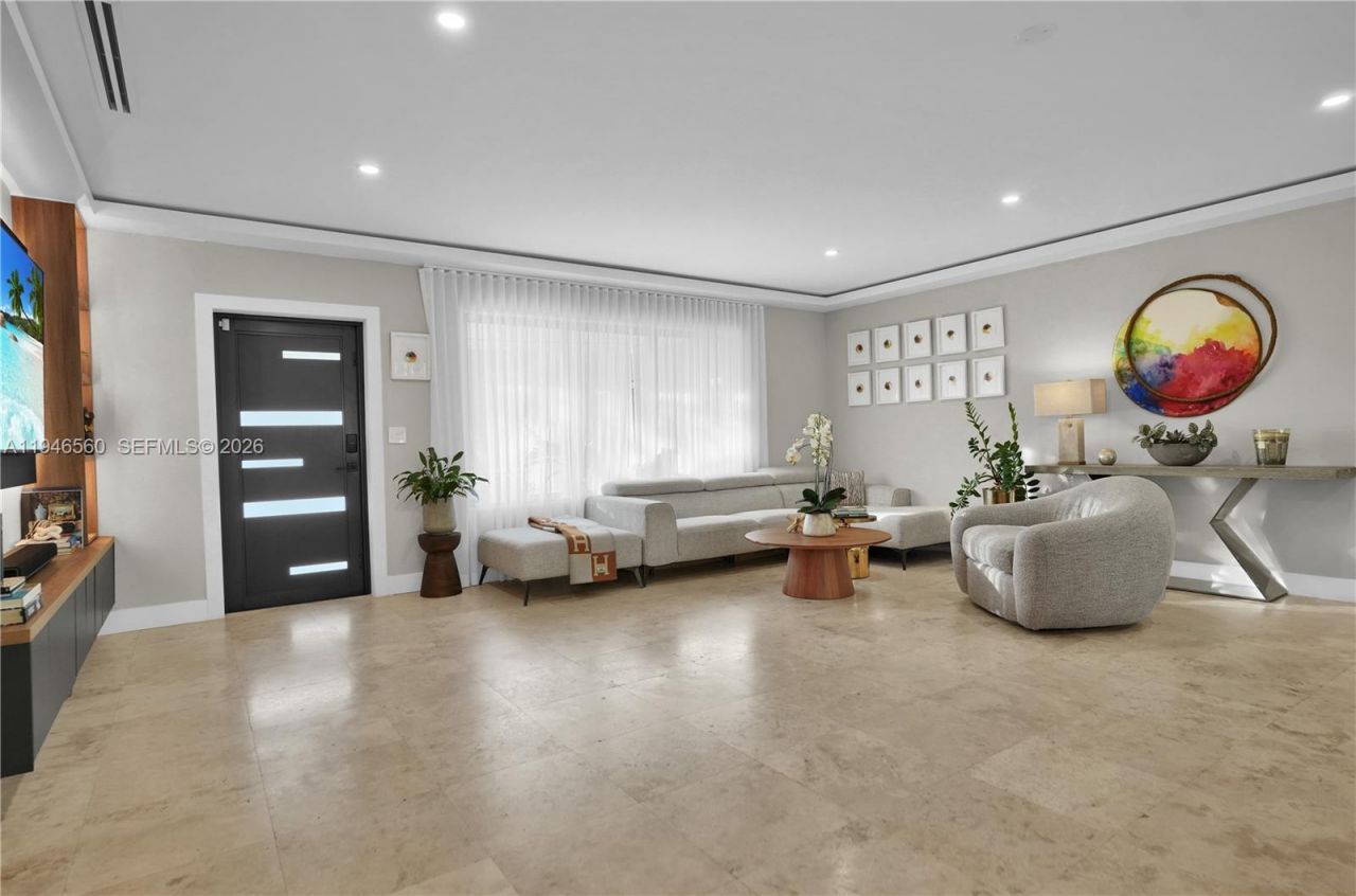 11905 NE 6th Ave, Biscayne Park, FL 33161 Photo