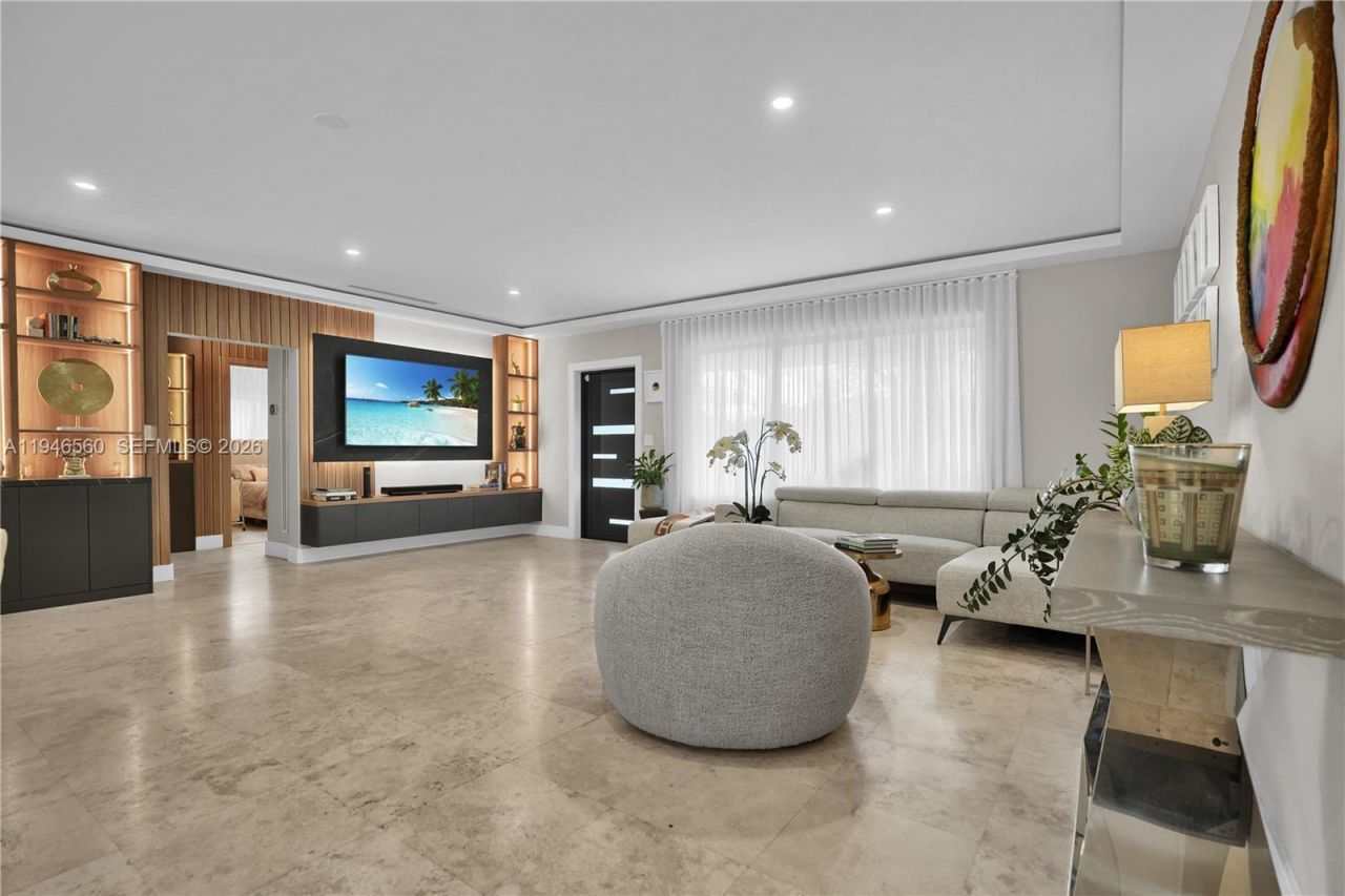 11905 NE 6th Ave, Biscayne Park, FL 33161 Photo