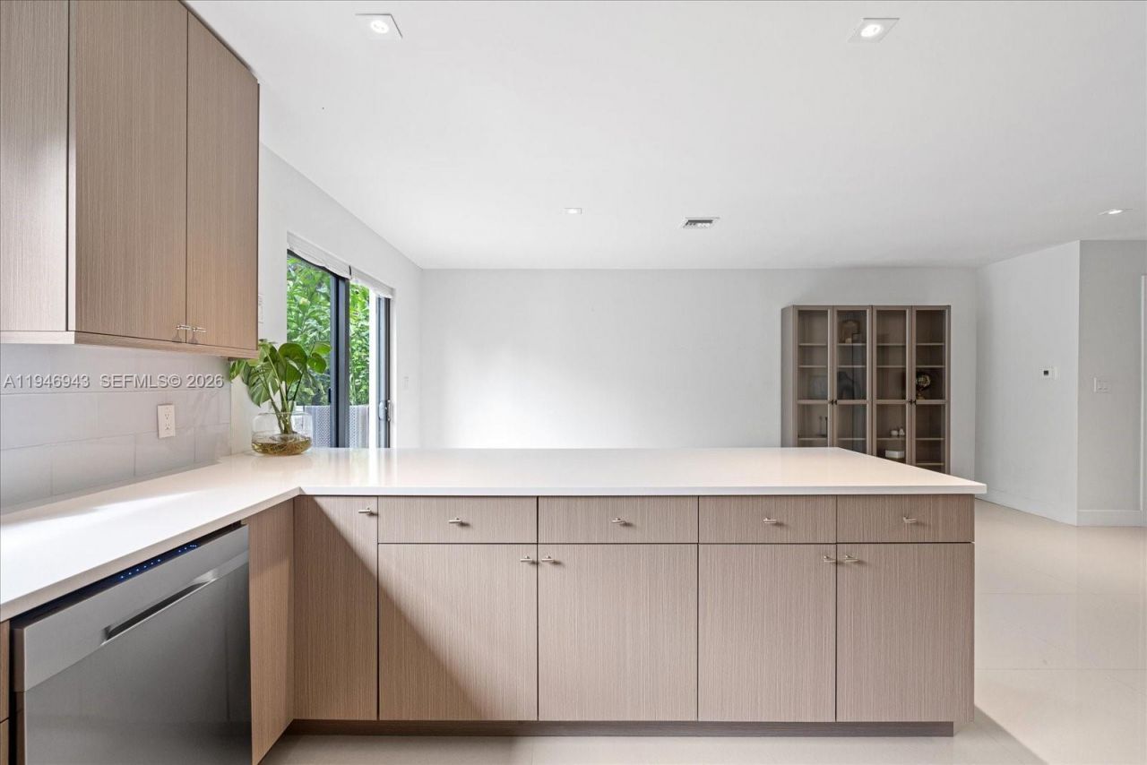 806 SW 29th St, Unit 806, Fort Lauderdale, FL 33315 Photo