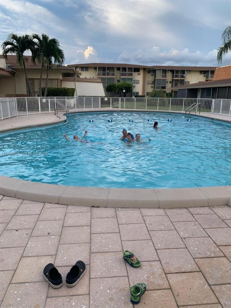 16801 NE 13th Ave , Unit 301, Miami, FL 33162 Photo