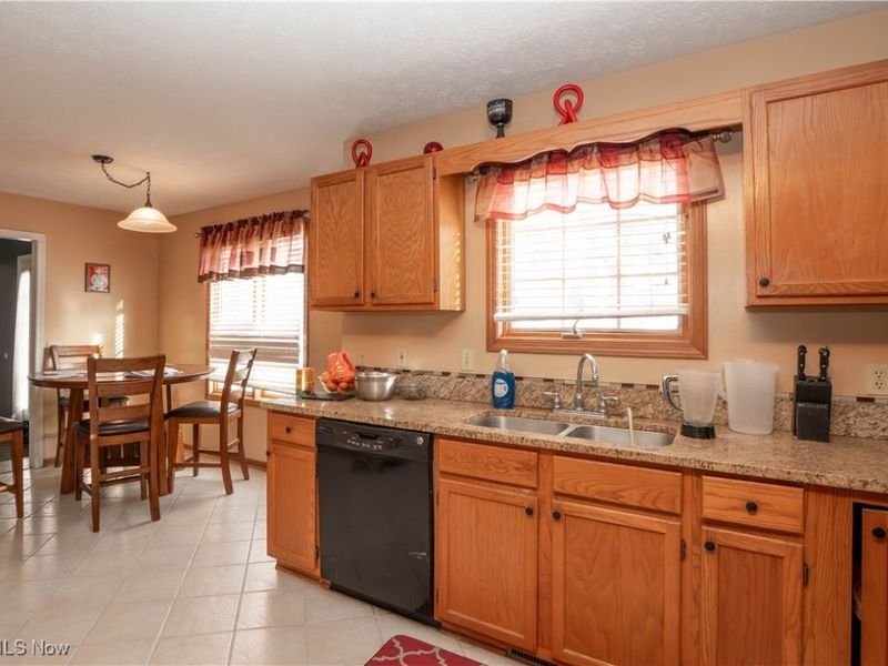 4839 Pond Drive NW, North Canton, OH 44720 Photo 16