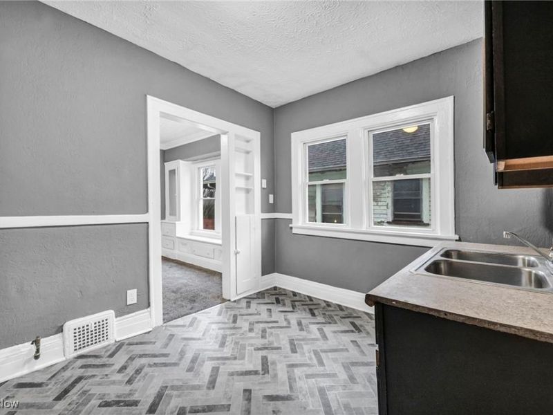 13818 Durkee Avenue, Cleveland, OH 44105 Photo 21