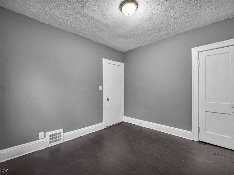 13818 Durkee Avenue, Cleveland, OH 44105 Photo 27