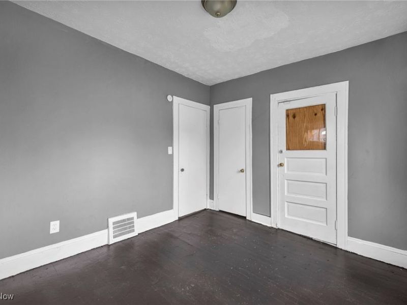 13818 Durkee Avenue, Cleveland, OH 44105 Photo 33