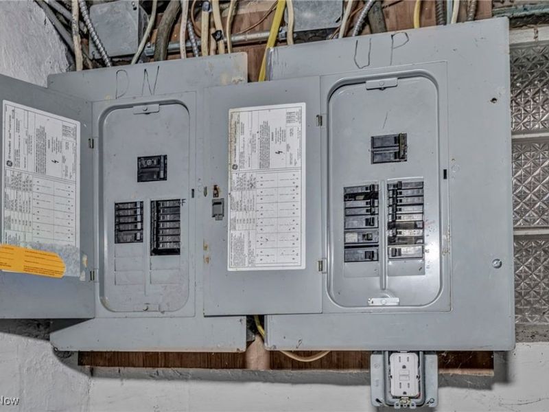 13818 Durkee Avenue, Cleveland, OH 44105 Photo 45