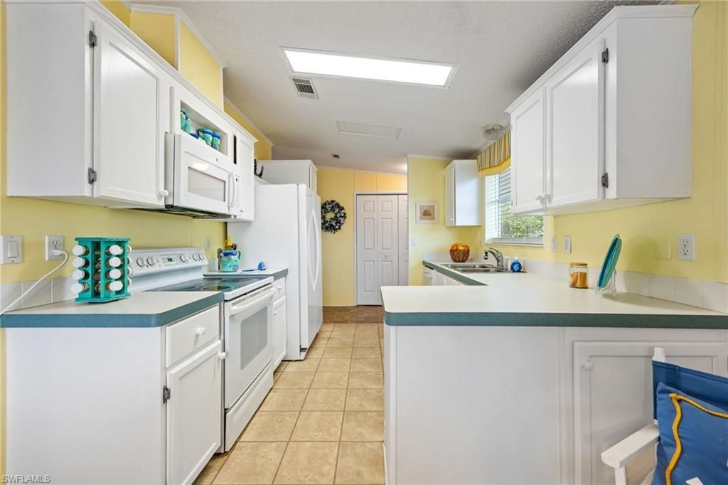 3811 Blueberry Ln, Saint James City, FL 33956 Photo