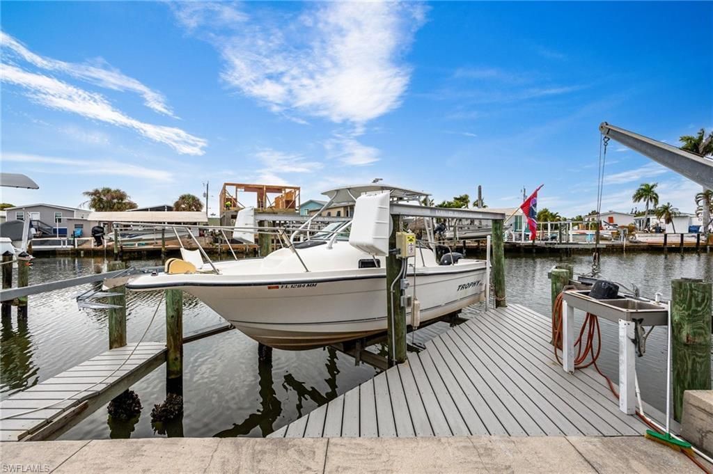 3811 Blueberry Ln, Saint James City, FL 33956 Photo