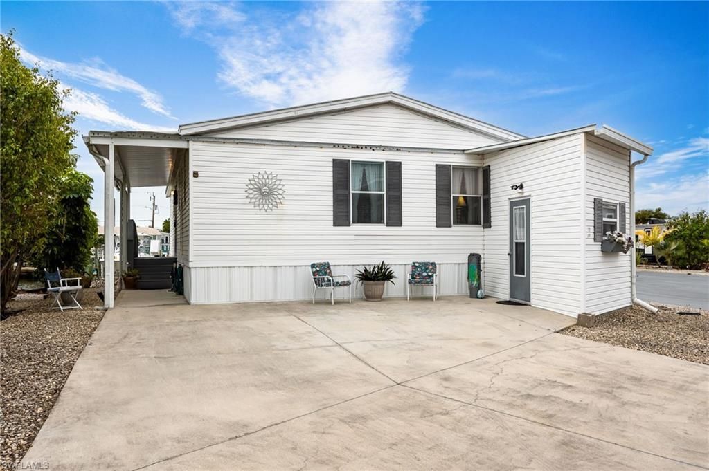 3811 Blueberry Ln, Saint James City, FL 33956 Photo