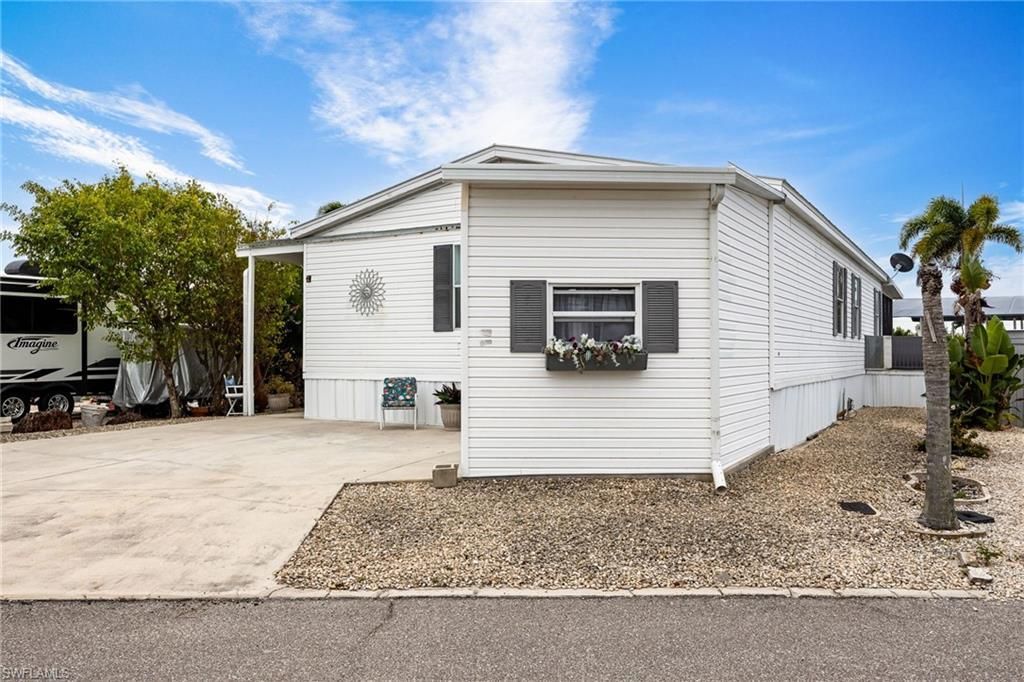 3811 Blueberry Ln, Saint James City, FL 33956 Photo