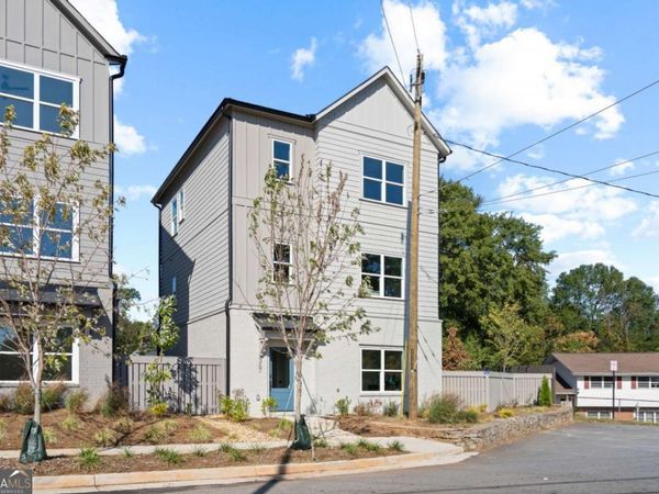 367 King's Landing, Hapeville, GA 30354