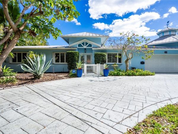 2432 NE 22nd Ave, Lighthouse Point, FL 33064