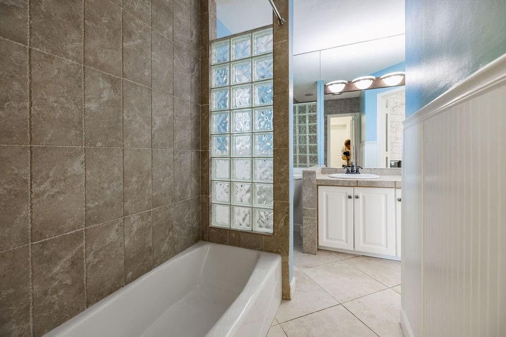 2432 NE 22nd Ave, Lighthouse Point, FL 33064 Photo