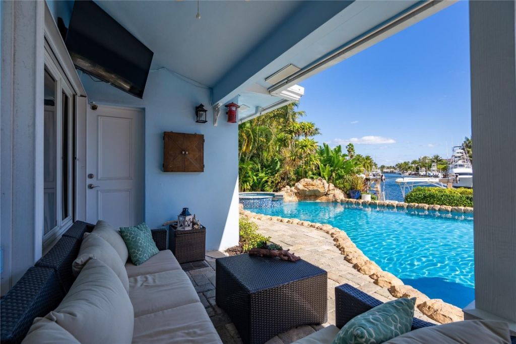 2432 NE 22nd Ave, Lighthouse Point, FL 33064 Photo