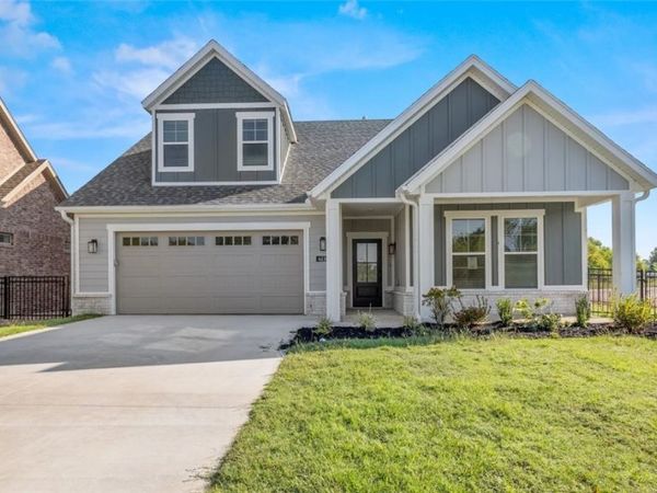 4150 W Huron Loop, Fayetteville, AR 72704