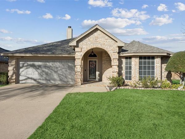 6641 Sunny Hill Drive, Watauga, TX 76148
