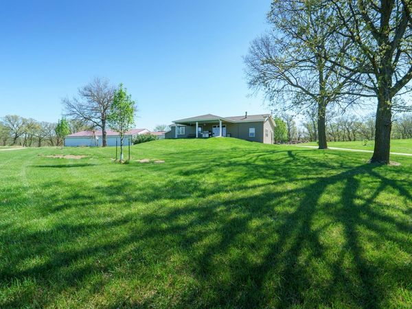 4600 BENNINGTON RD, Sioux City, IA 51103