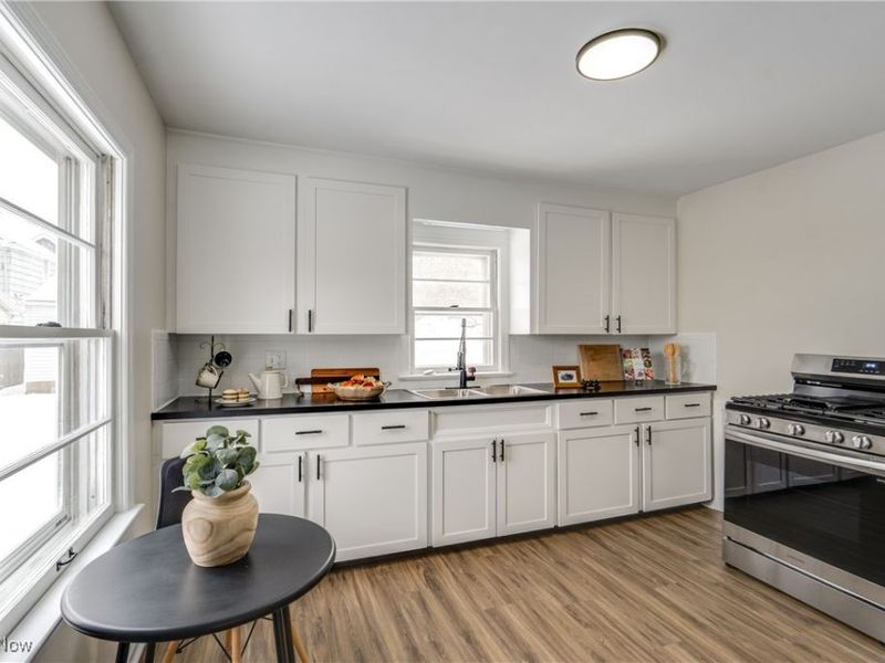 2079 12th Street SW, Akron, OH 44314 Photo 3