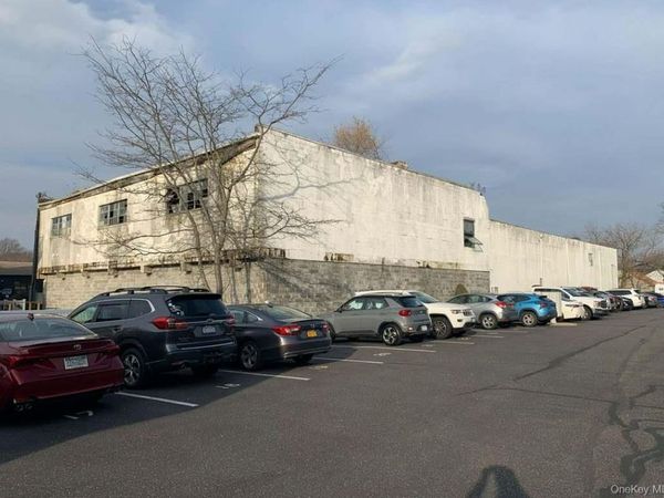 525 Ray Street, Freeport, NY 11520