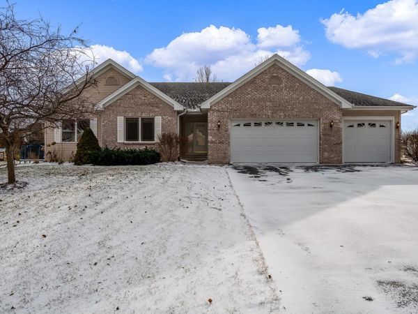 213 Boeing Trail, POPLAR GROVE, IL 61065