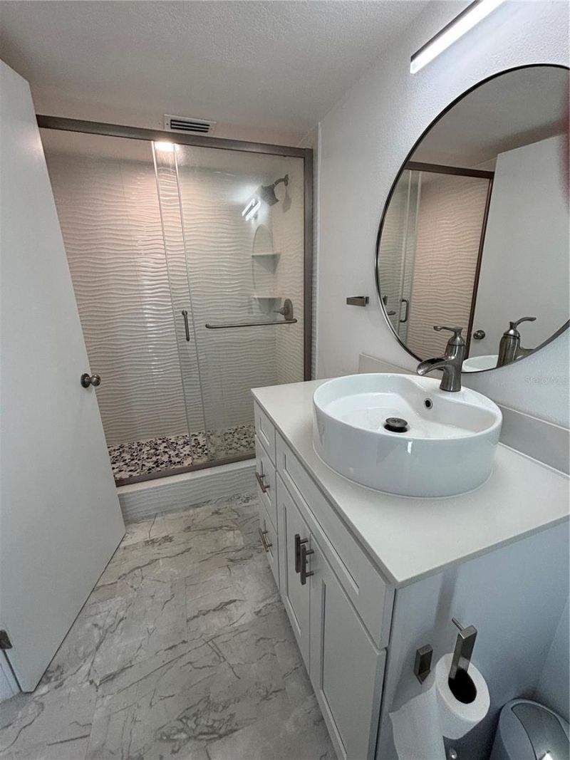 4904 38th Way S, Unit 417, Saint Petersburg, FL 33711 Photo