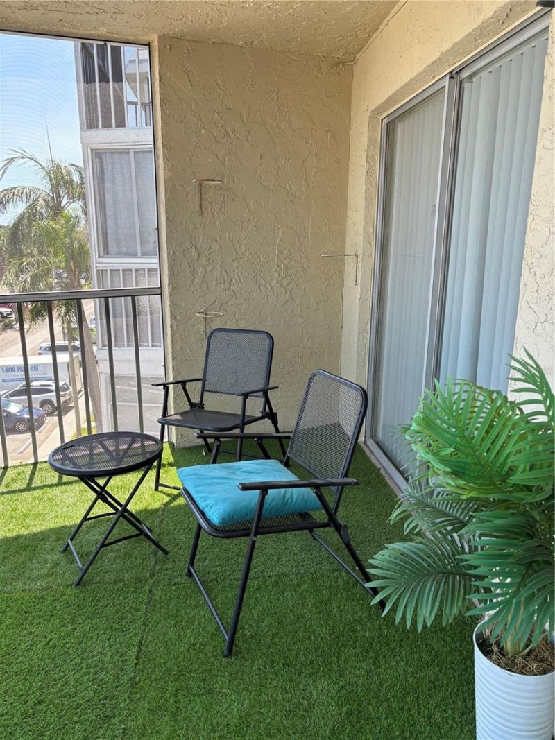 4904 38th Way S, Unit 417, Saint Petersburg, FL 33711 Photo