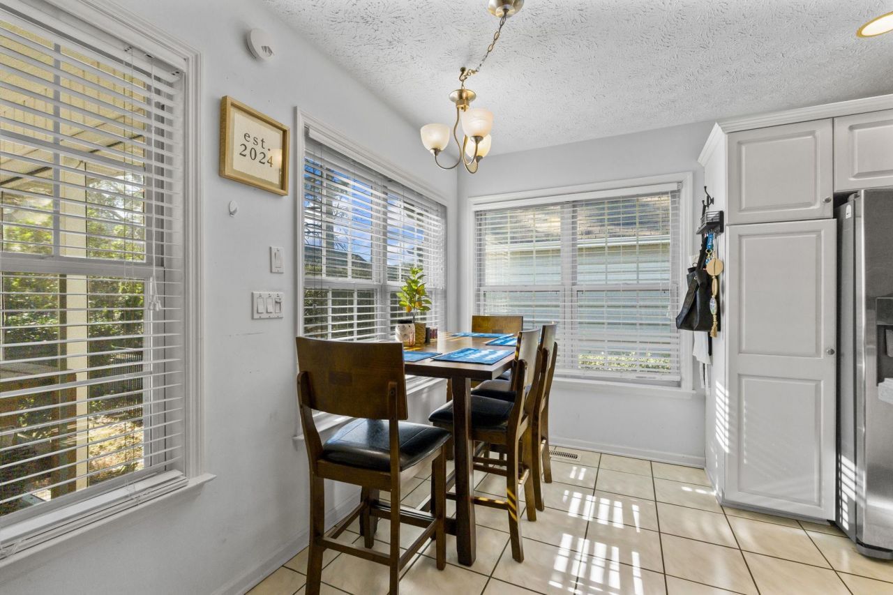 2110 N Berwick Dr. Photo 13