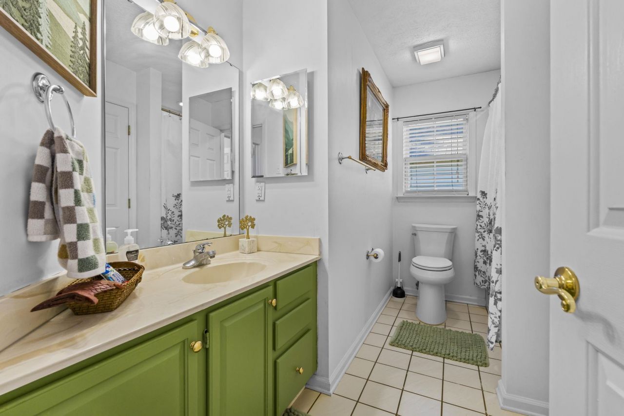 2110 N Berwick Dr. Photo 21