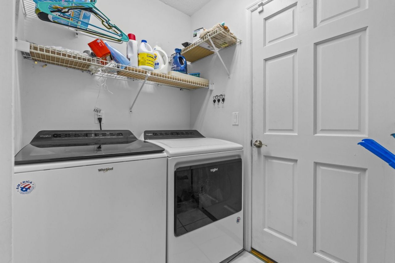 2110 N Berwick Dr. Photo 22