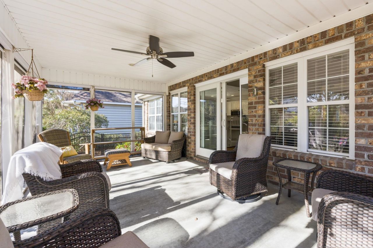 2110 N Berwick Dr. Photo 25