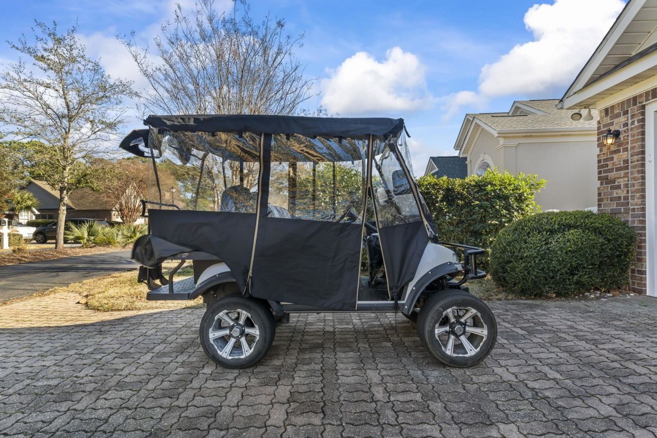 2110 N Berwick Dr. Photo 31