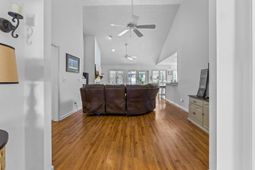 2110 N Berwick Dr. photo 4