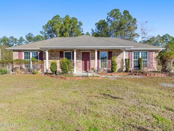 7216 W Larkin Place, Biloxi, MS 39532
